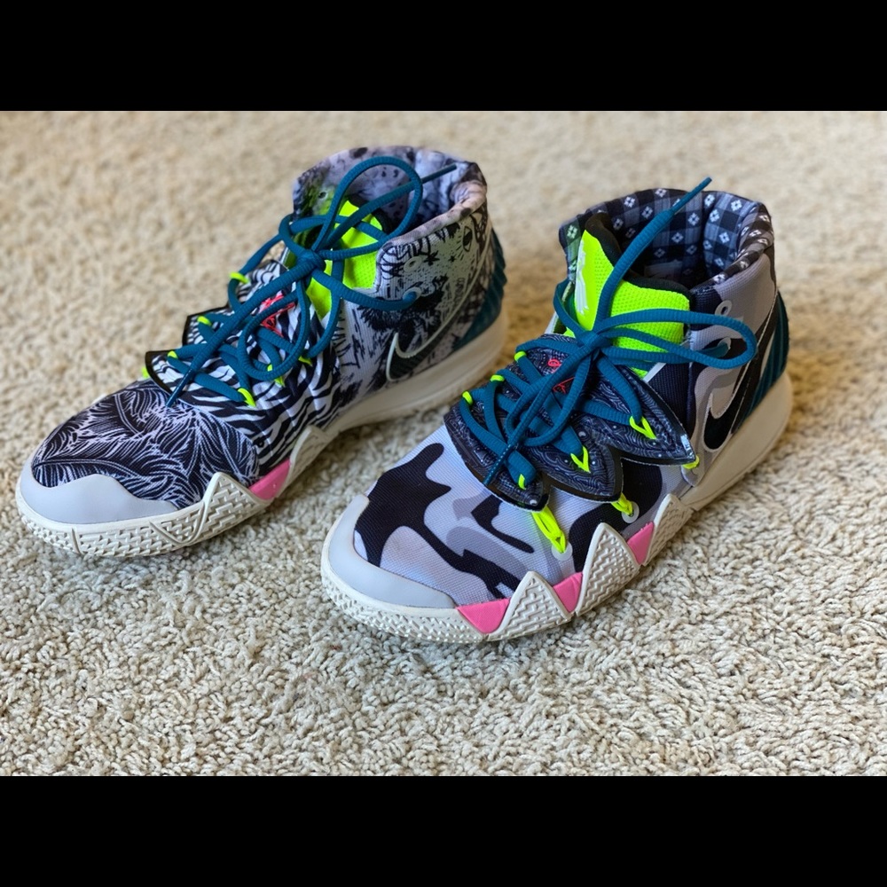 Kyrie basketball shoes size 7 EXCELLENT condition!